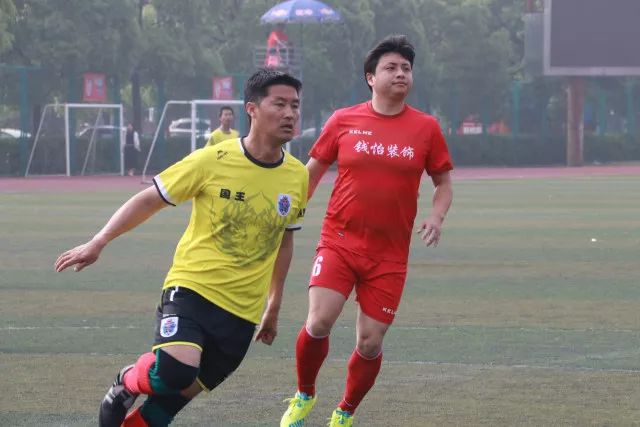 郑祺龙因腿部受伤缺席对阵北京首钢季前赛